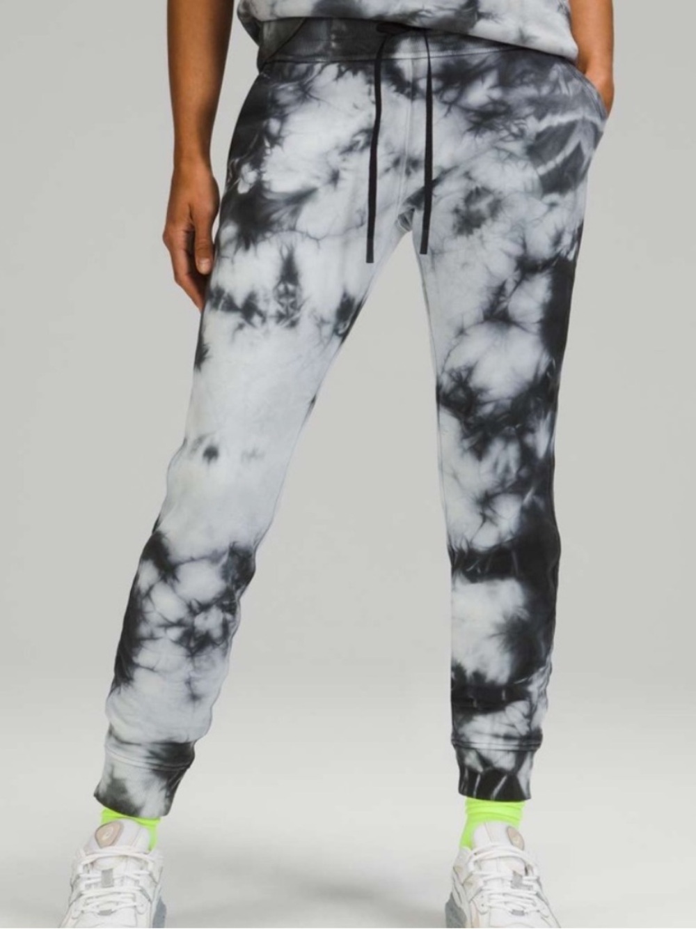 Lululemon Warm Down Jogger *Earth Dye
Earth Dye Stone Size 6